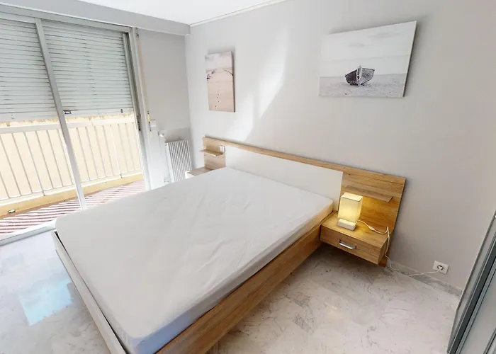 Superbe 2p Au 5eme Etage Avec Terrasse Face A La Et Parking Prive - Menton, Garavan - Fr-1-196-293 דירה *