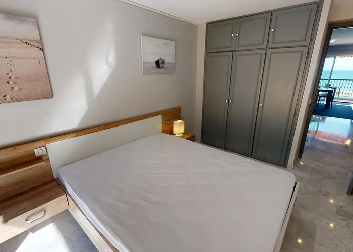 Superbe 2p Au 5eme Etage Avec Terrasse Face A La Et Parking Prive - Menton, Garavan - Fr-1-196-293 דירה *